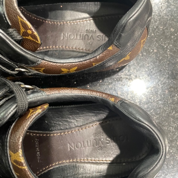 Louis Vuitton Men's Sneakers - Picture 9 of 11